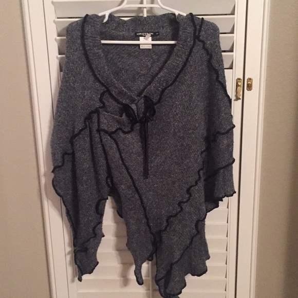 Poncho - Picture 2 of 3